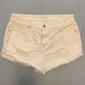 Light yellow distressed short
